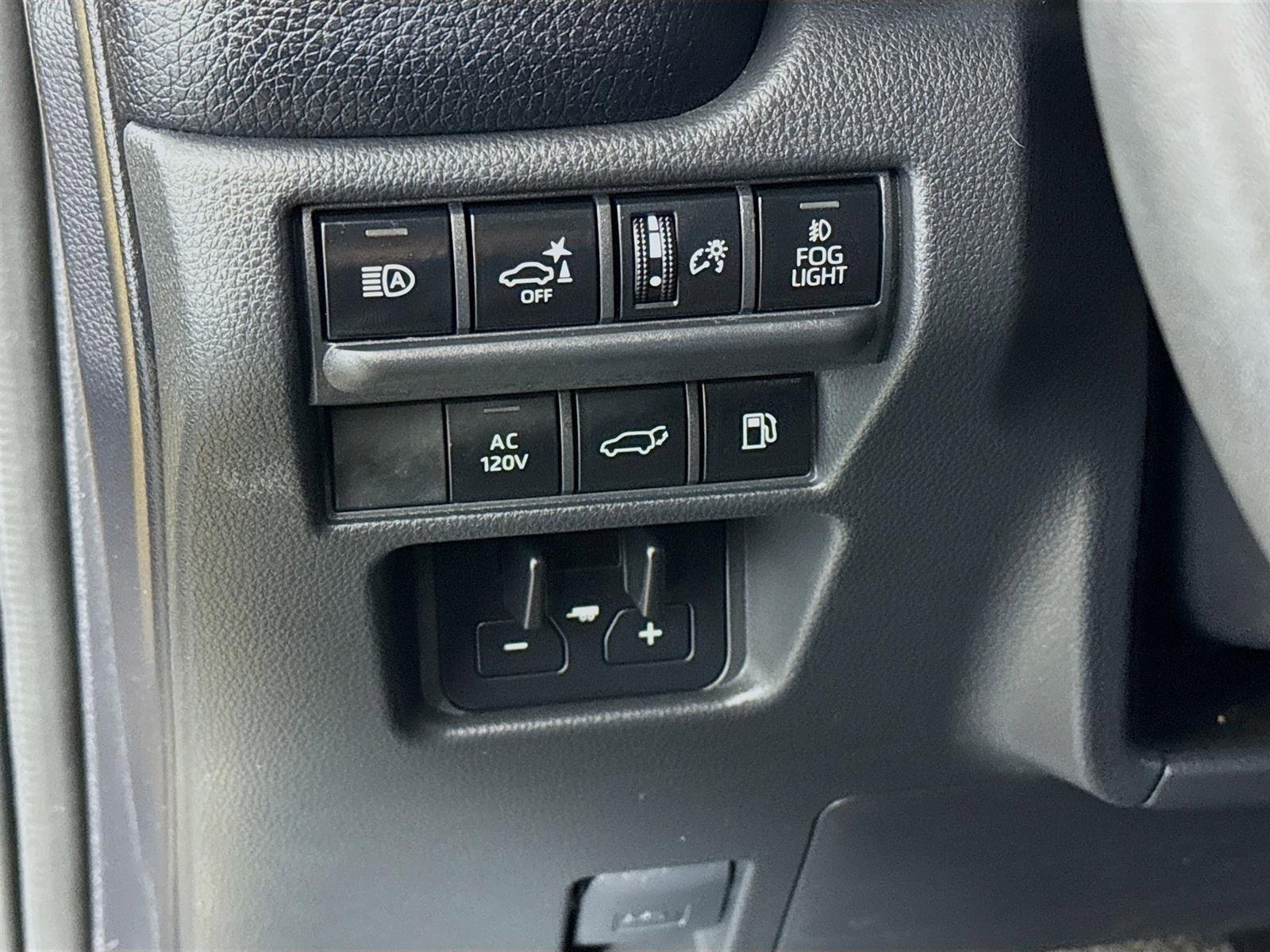 Used 2024 Toyota Land Cruiser image 11