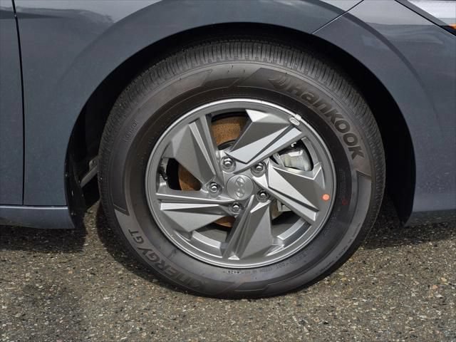New 2026 Hyundai Elantra SE FWD image 9