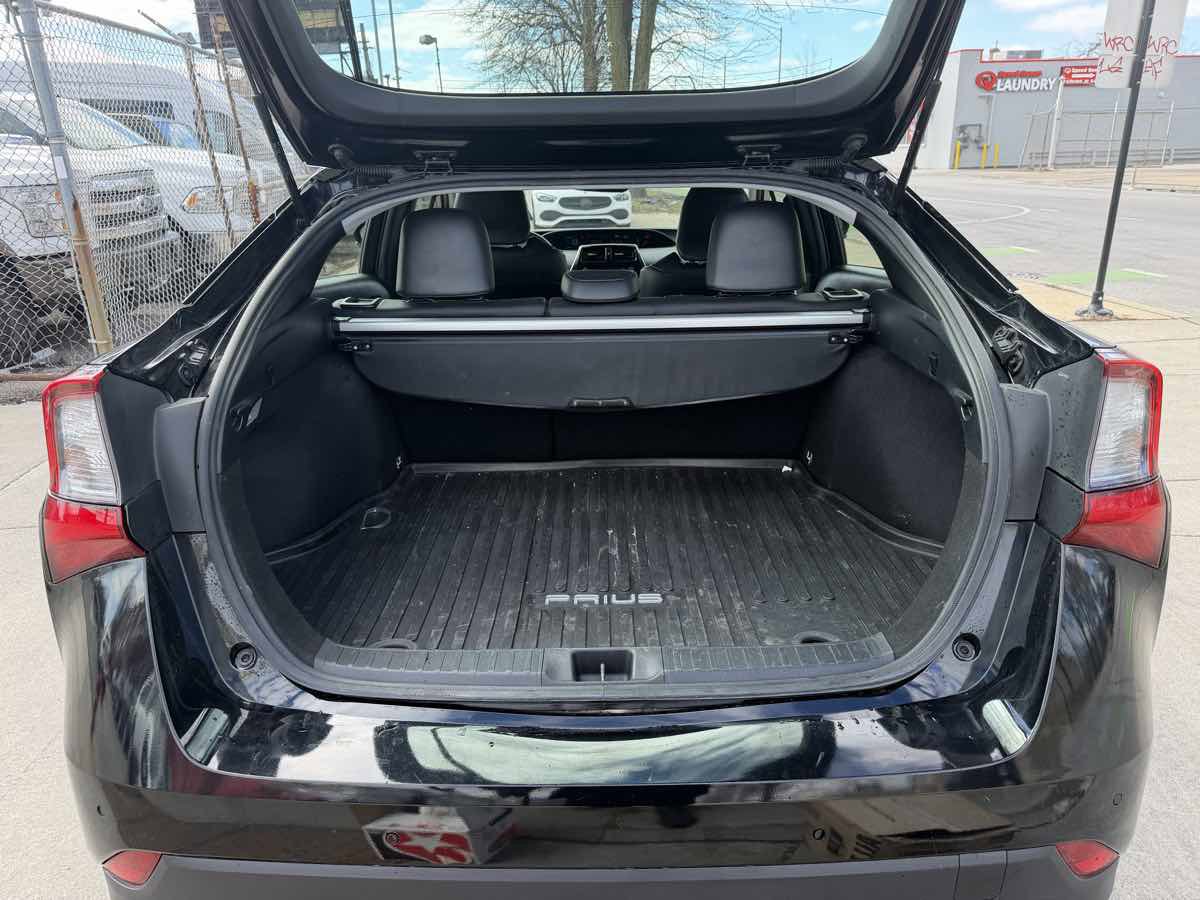 Used 2021 Toyota Prius XLE image 21