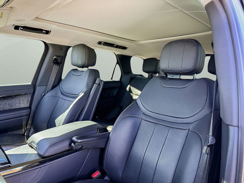 Used 2024 Land Rover Range Rover Sport SE image 19