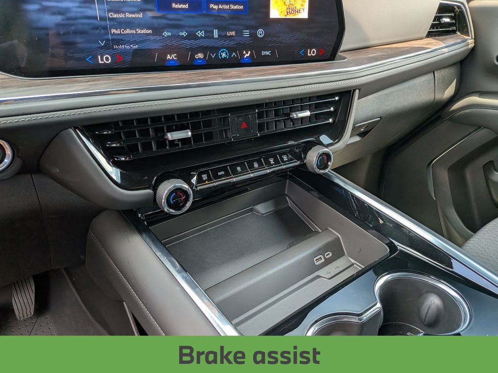 Used 2026 Chevrolet Suburban LS RWD image 20