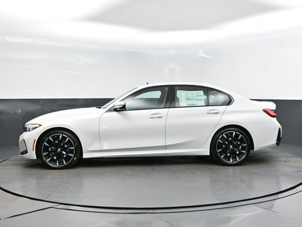 New 2026 BMW 330i Sedan w/ M Sport Package image 4