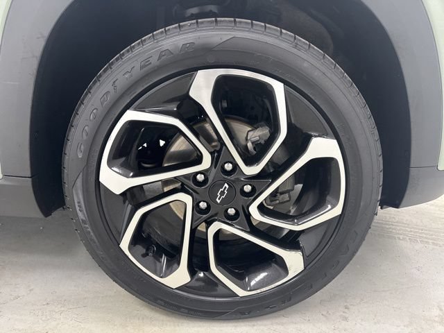 Used 2024 Chevrolet Trax RS w/ Driver Confidence Package FWD image 28