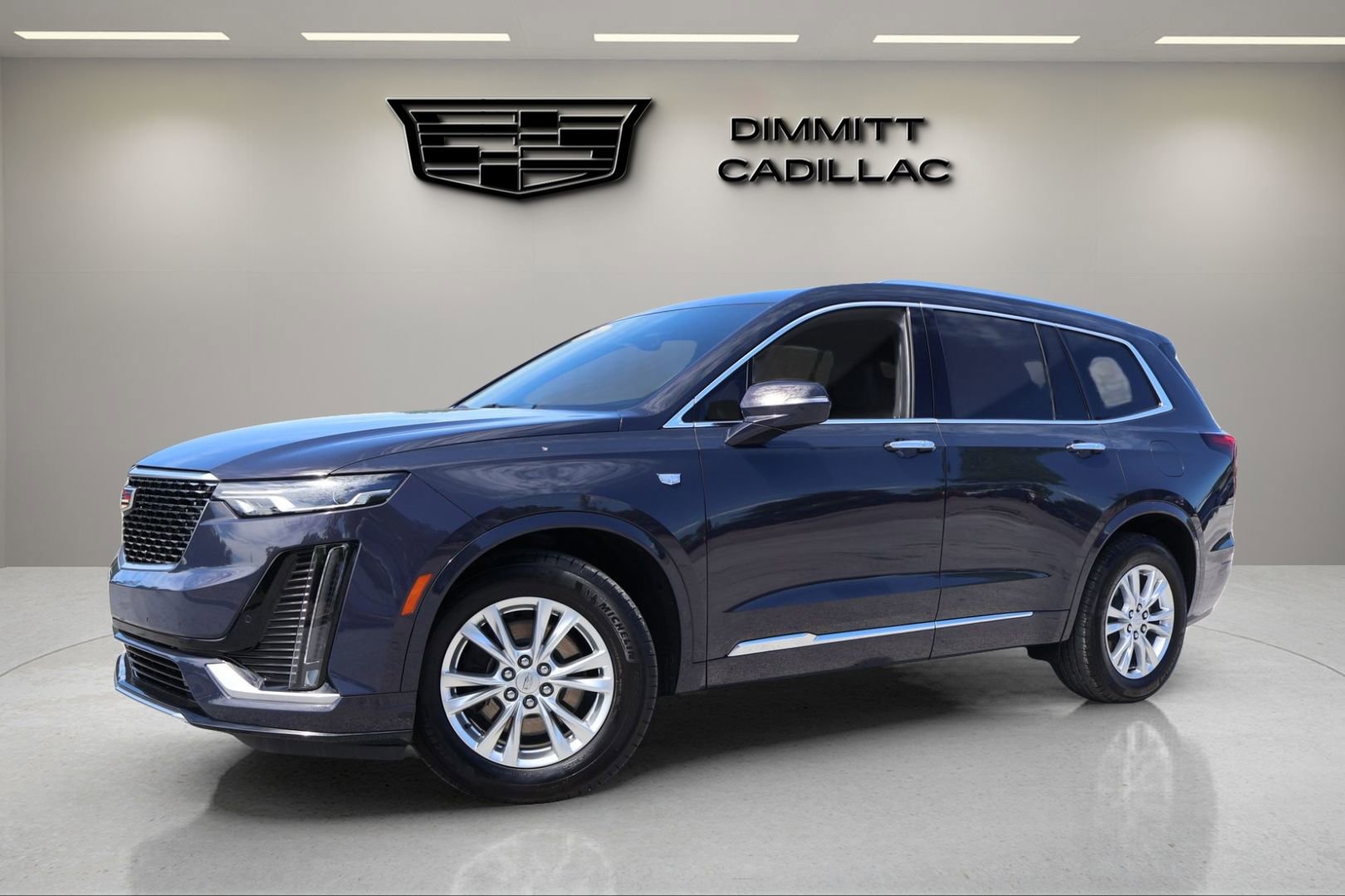 Used 2024 Cadillac XT6 Luxury FWD image 1