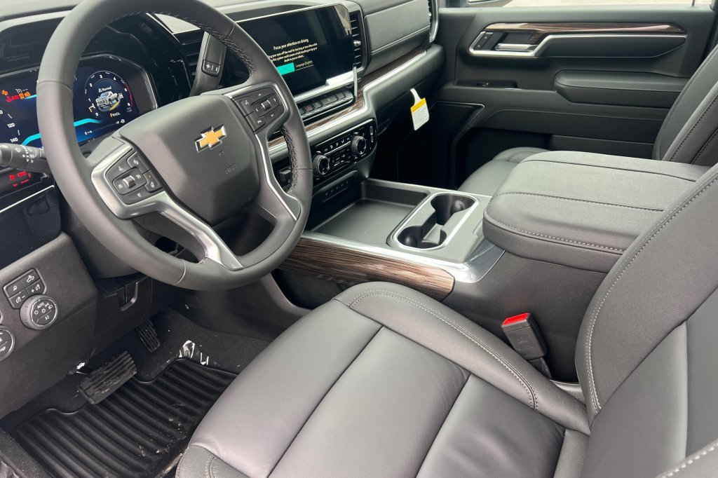 New 2026 Chevrolet Silverado 3500 LT w/ All Star Edition image 7