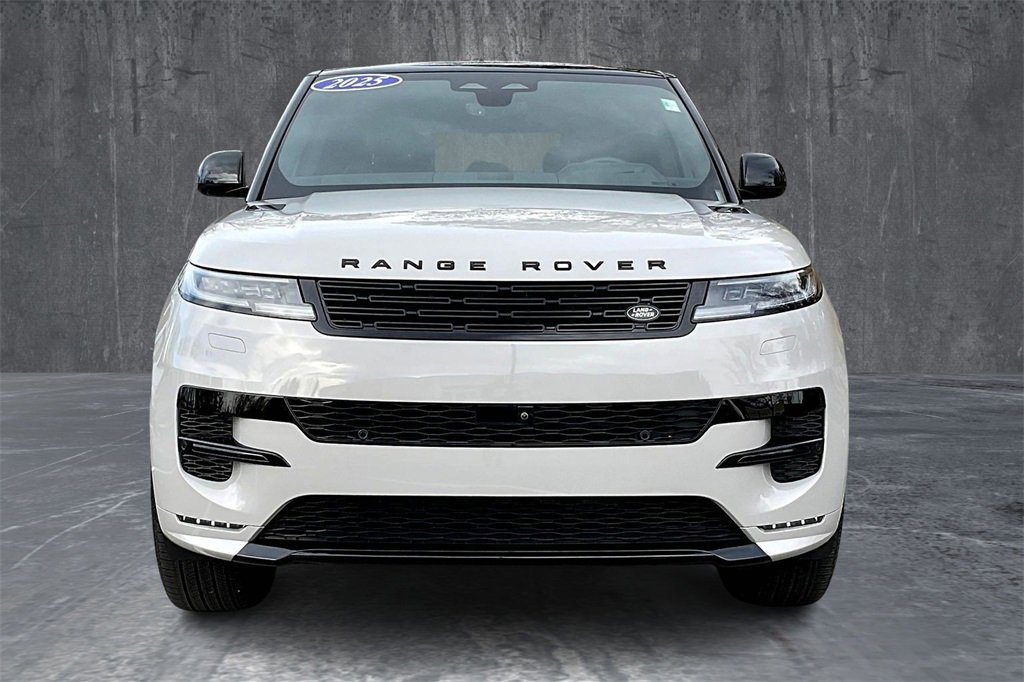 Used 2025 Land Rover Range Rover Sport Dynamic SE image 2