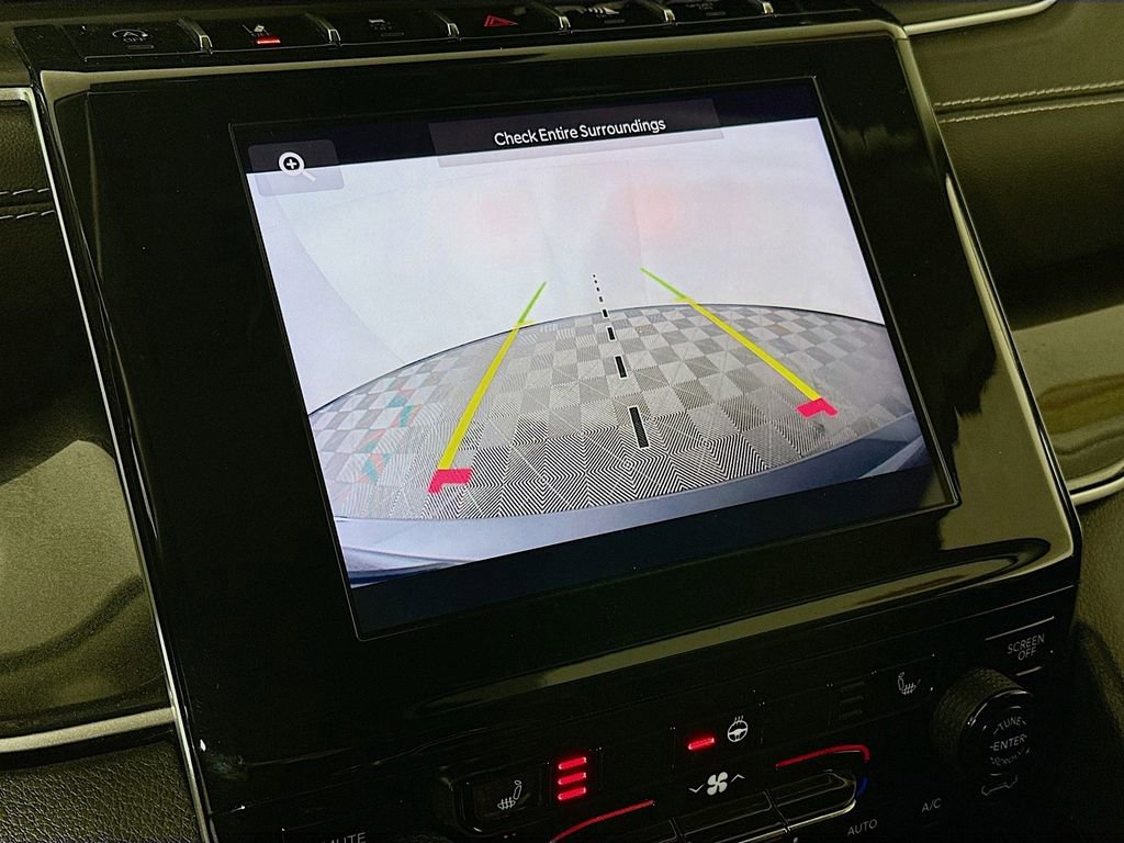 Certified 2022 Jeep Grand Cherokee Laredo w/ Luxury Tech Group I image 22