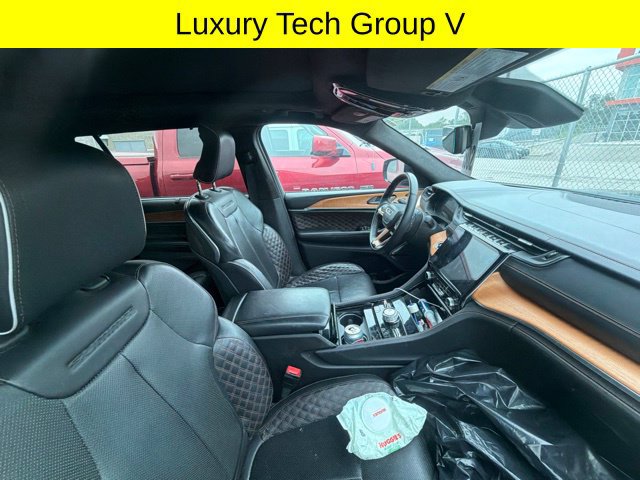 Used 2021 Jeep Grand Cherokee L Summit AWD/4WD image 11