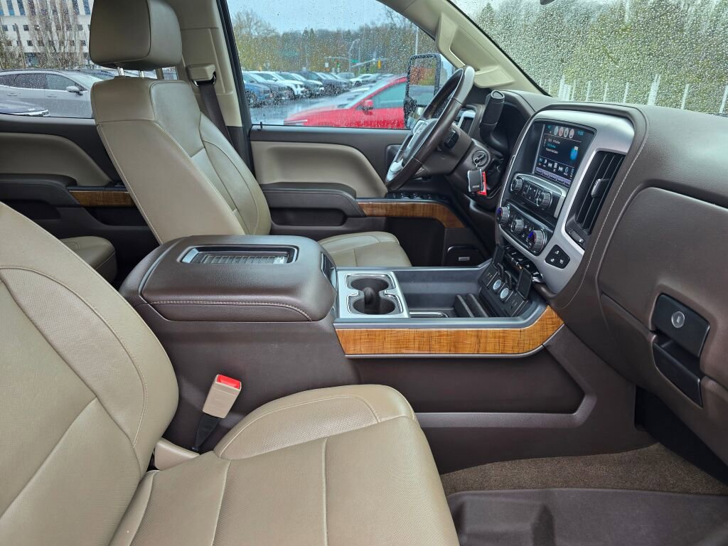 Used 2017 GMC Sierra 2500 SLT w/ Duramax Plus Package image 10