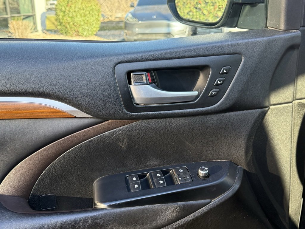 Used 2018 Toyota Highlander Limited image 9