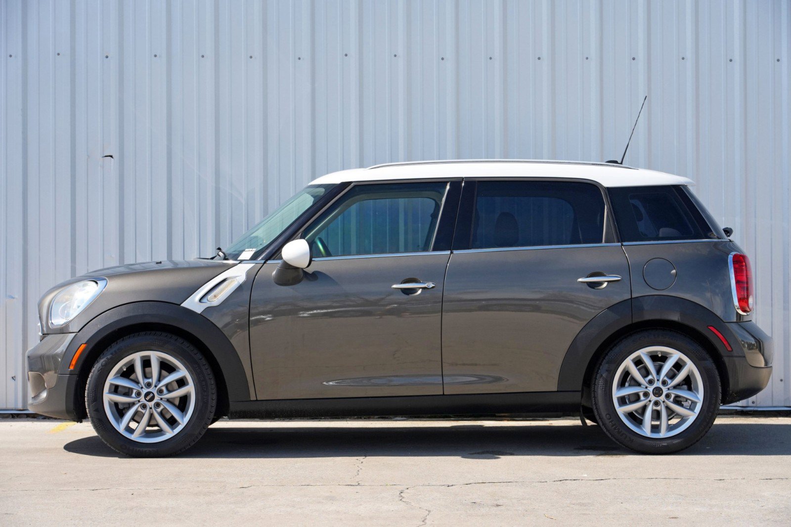 Used 2012 MINI Cooper Countryman image 8