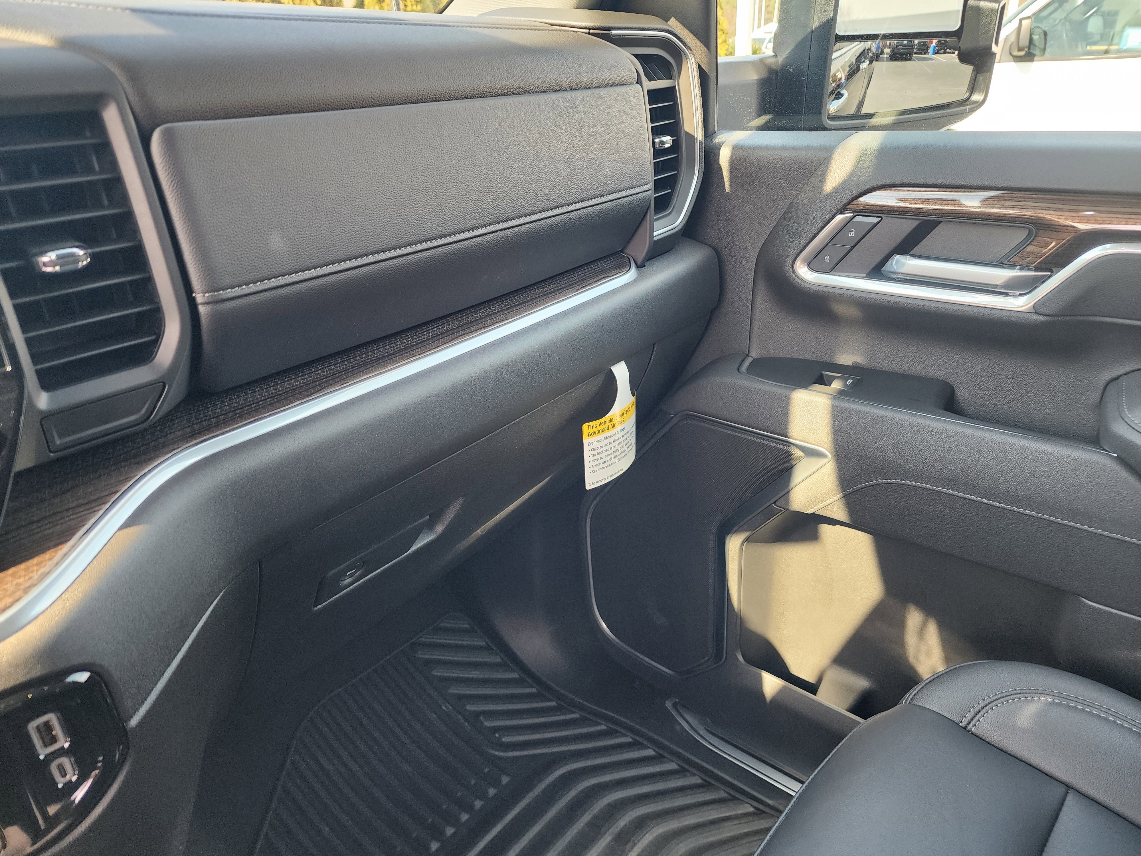 Used 2025 Chevrolet Silverado 2500 LT w/ Z71 Chrome Sport Edition image 37