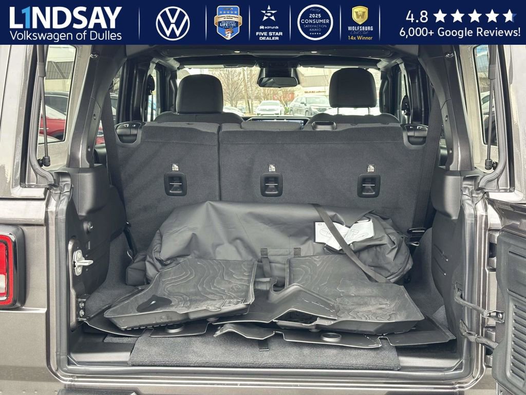 Used 2025 Jeep Wrangler Willys image 14