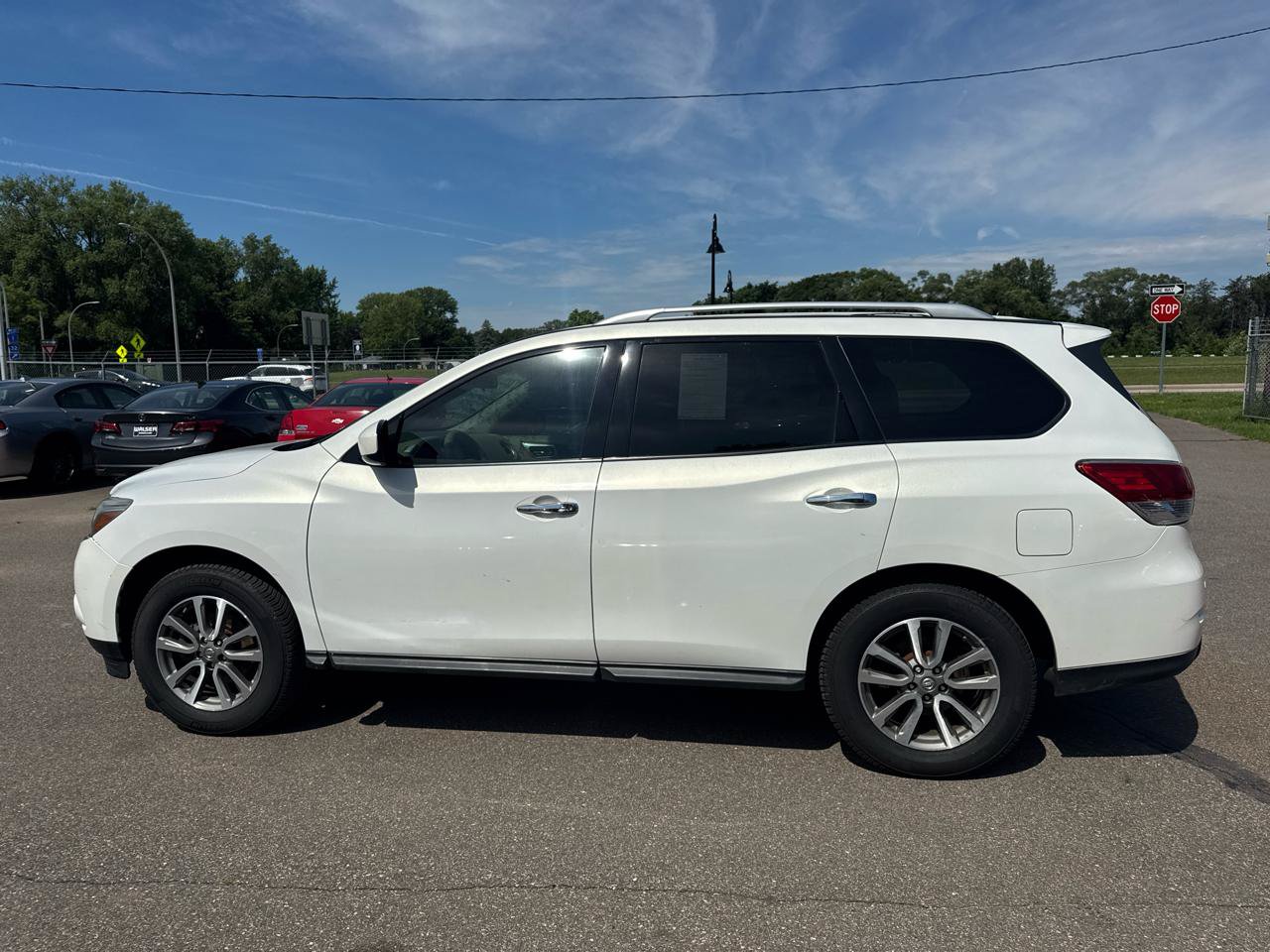 Used 2014 Nissan Pathfinder SV w/ Trailer Tow Package AWD/4WD image 8
