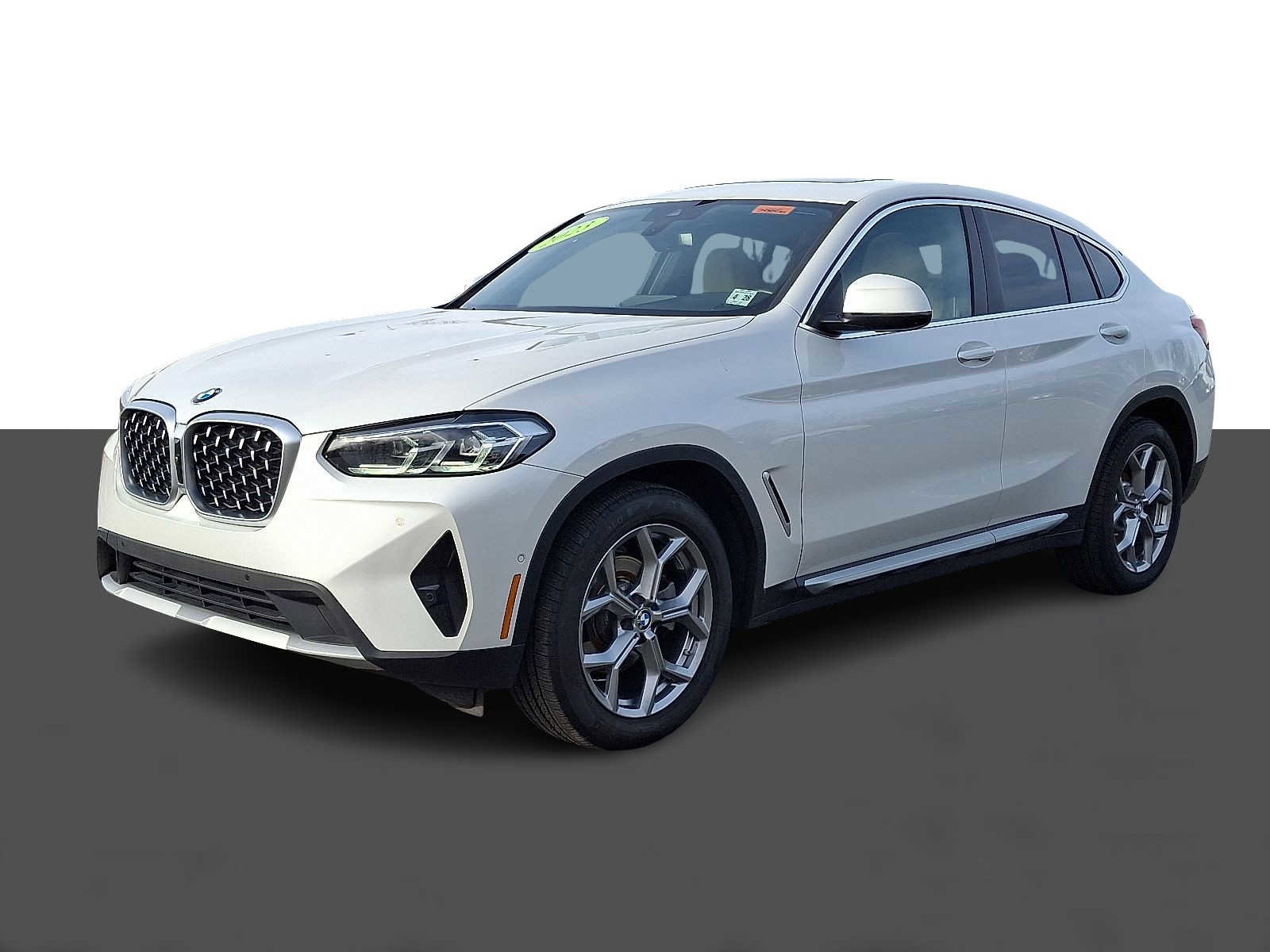 Used 2023 BMW X4 xDrive30i w/ Parking Assistance Package image 3
