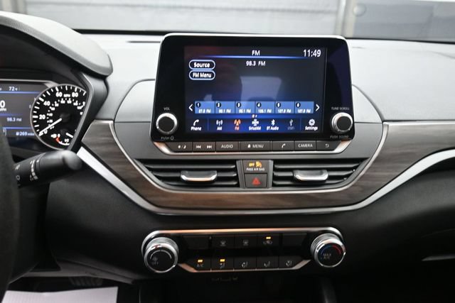 Used 2024 Nissan Altima 2.5 SV FWD image 19
