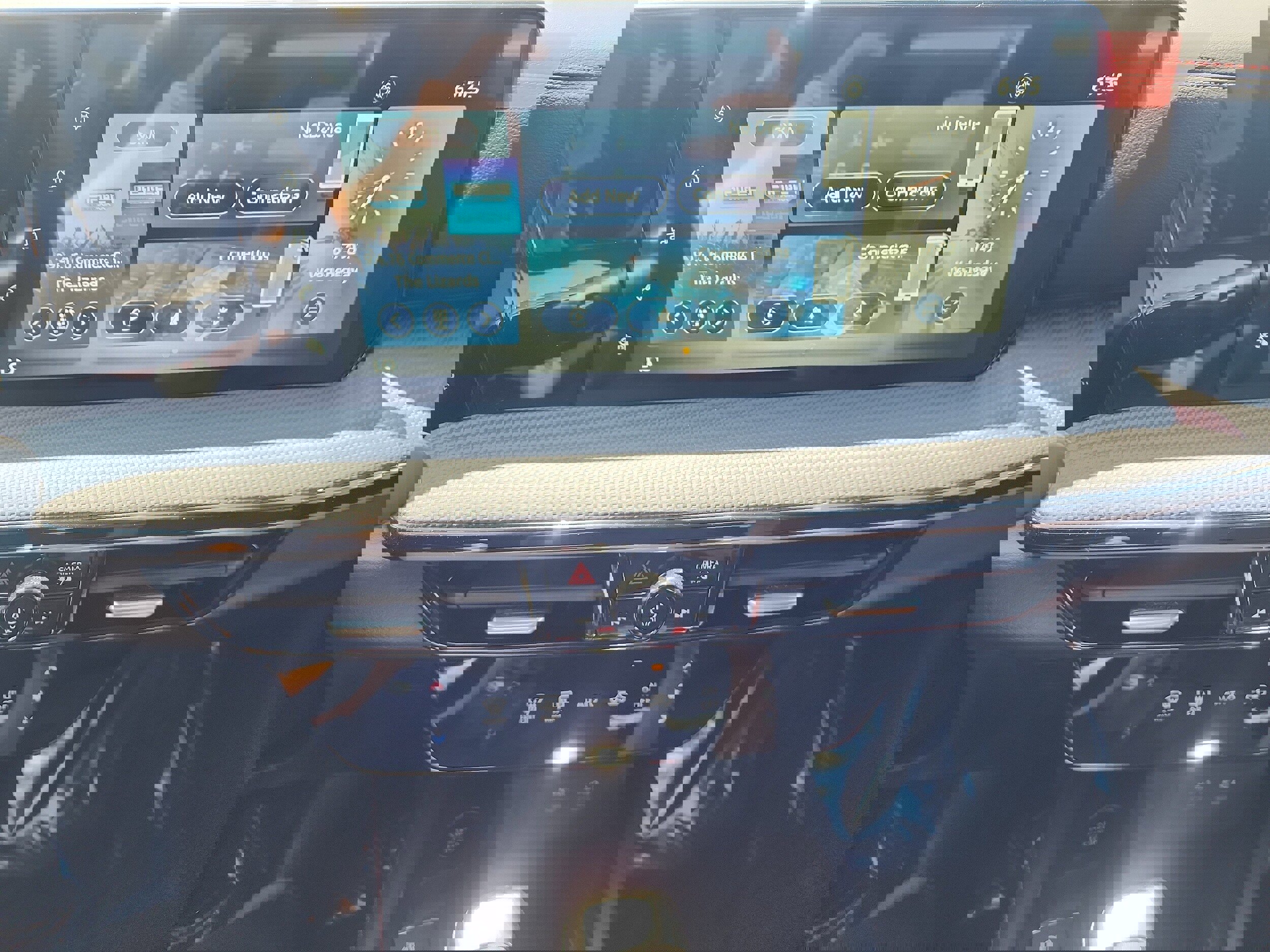 New 2025 Nissan Kicks SR image 12