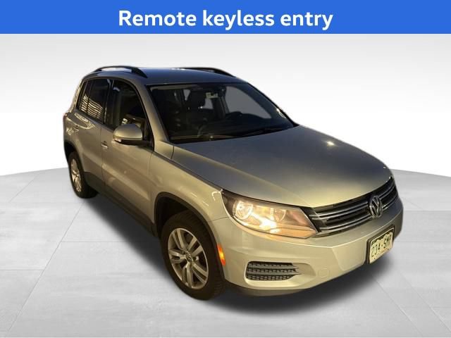 Used 2017 Volkswagen Tiguan S image 2