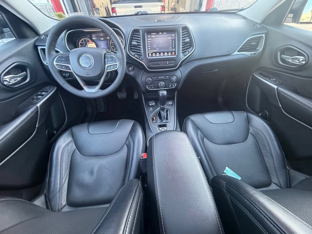 Used 2022 Jeep Cherokee Latitude Lux w/ Sun & Sound Group AWD/4WD image 11