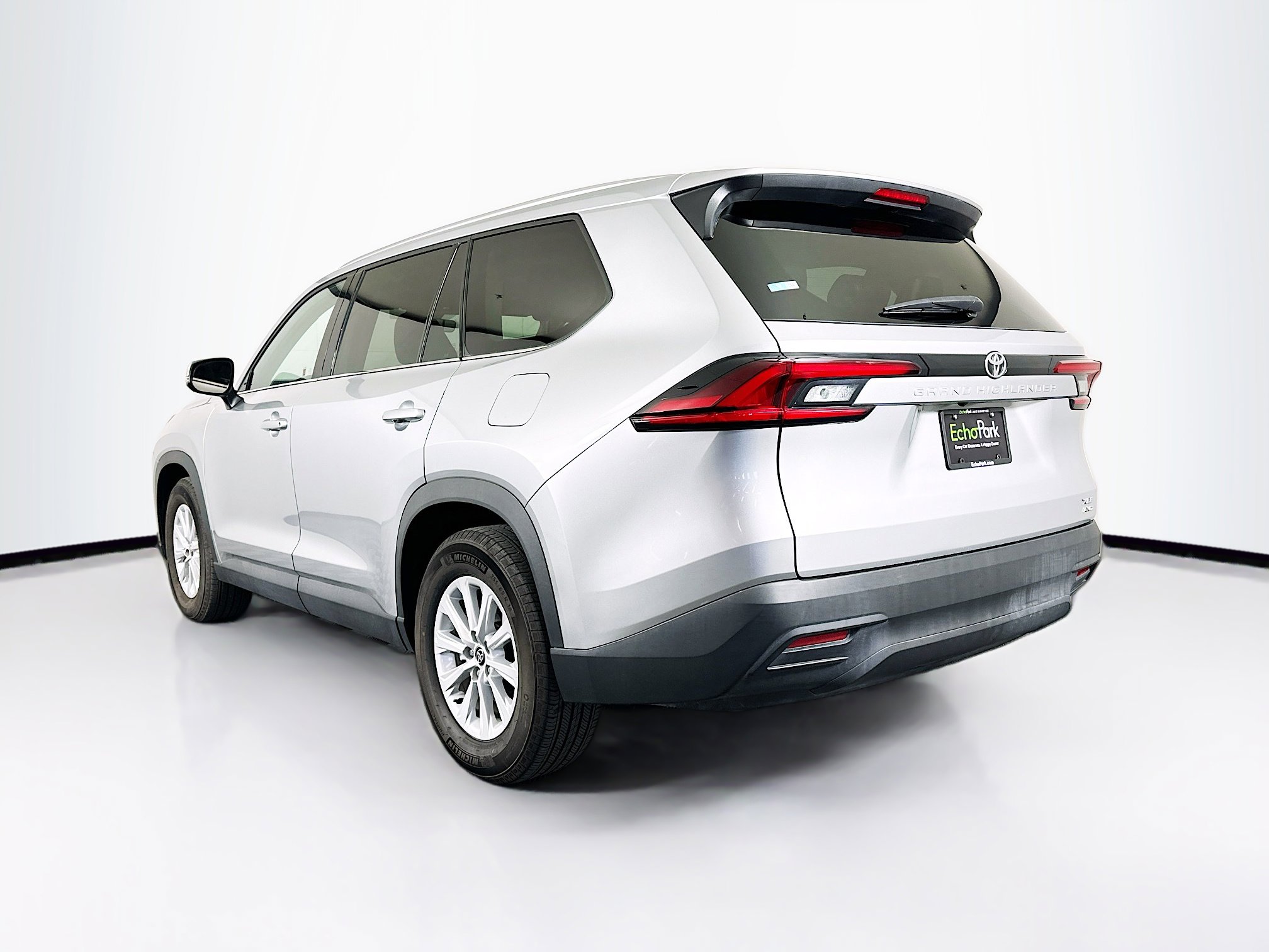 Used 2025 Toyota Grand Highlander AWD image 5