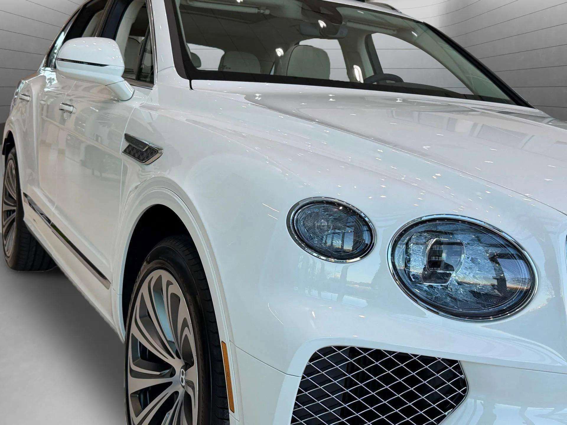 New 2025 Bentley Bentayga image 52