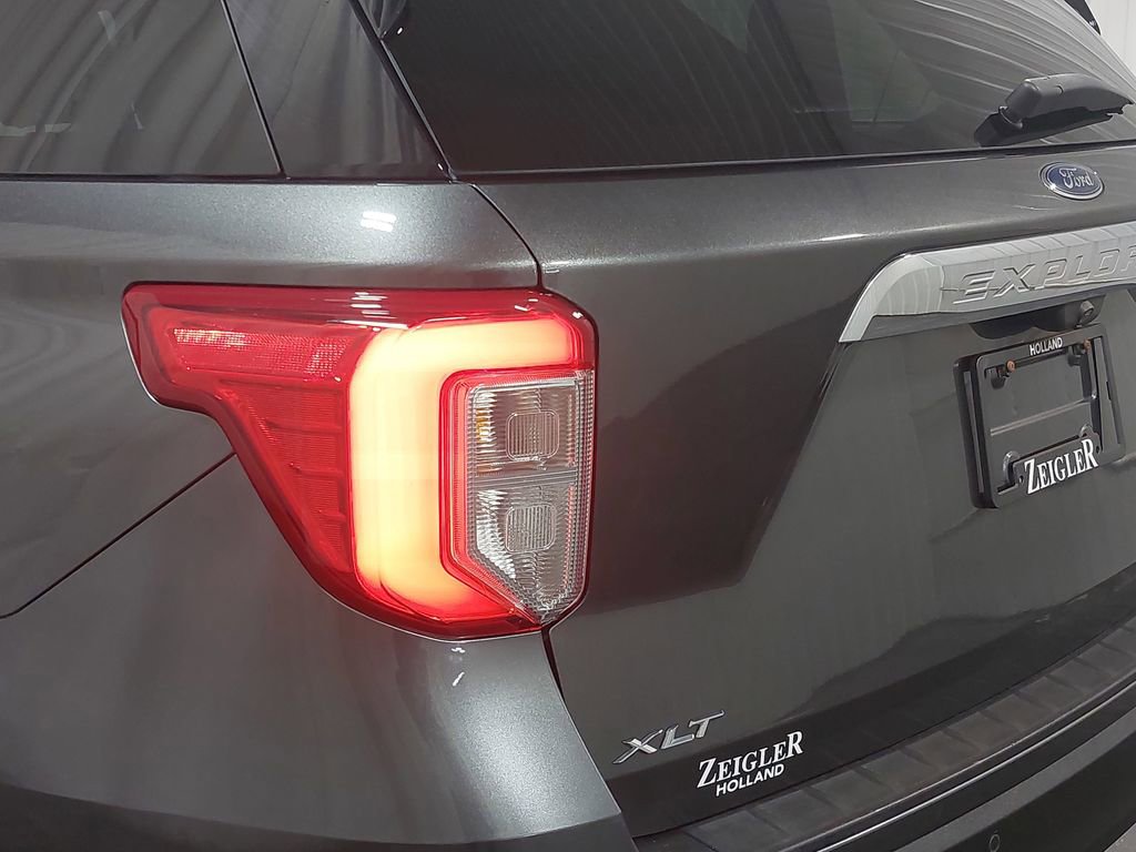 Used 2020 Ford Explorer XLT image 36