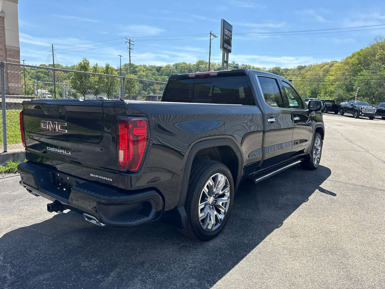 Used 2024 GMC Sierra 1500 Denali w/ Denali Reserve Package AWD/4WD image 7