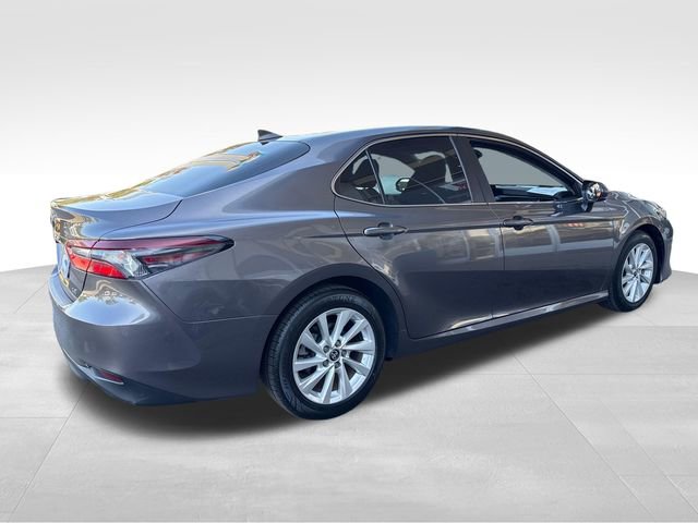 Used 2022 Toyota Camry LE FWD image 5