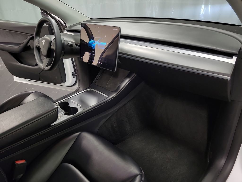 Used 2022 Tesla Model Y Long Range image 24