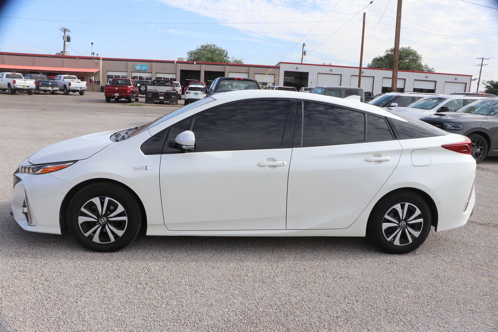 Used 2017 Toyota Prius Prime FWD image 4