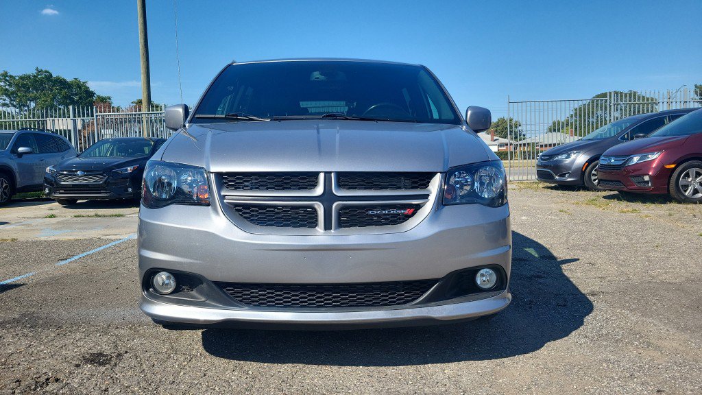 Used 2019 Dodge Grand Caravan GT image 4