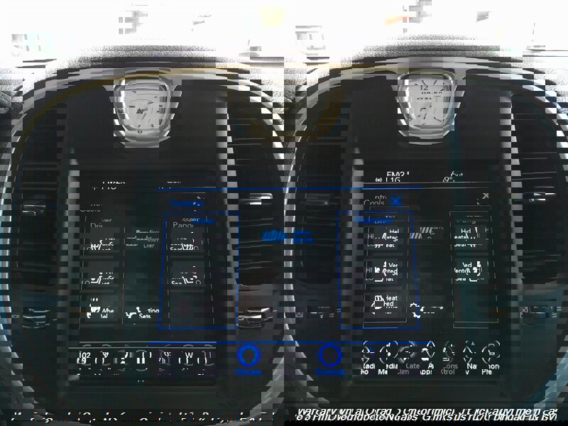 Used 2019 Chrysler 300 Limited image 39