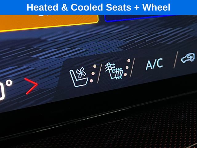 Used 2025 Chevrolet Traverse RS w/ LPO, Floor Liner Package AWD/4WD image 3
