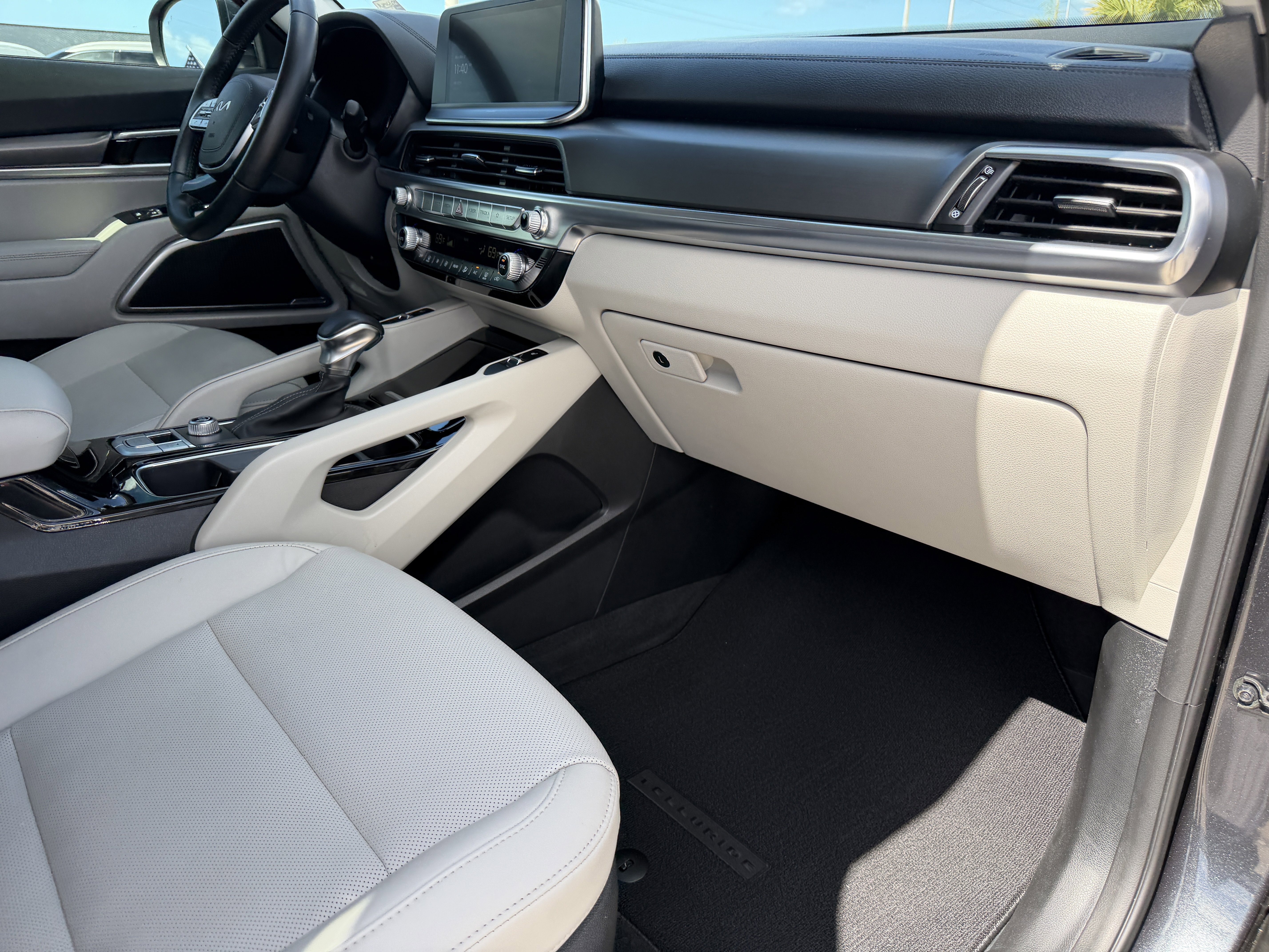 Used 2022 Kia Telluride S image 12