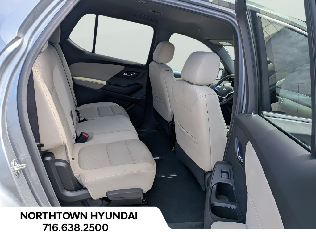 Used 2023 Chevrolet Traverse LS AWD/4WD image 30