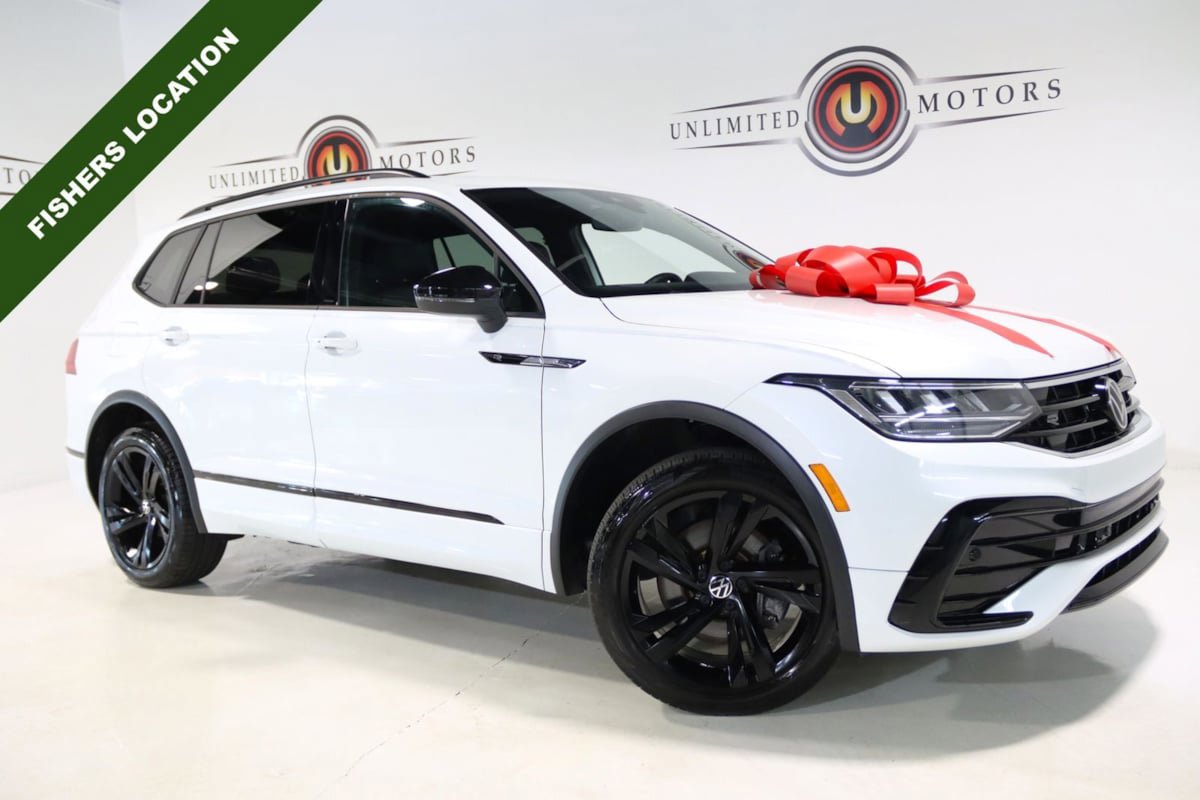 Used 2023 Volkswagen Tiguan SE R-Line AWD/4WD image 1