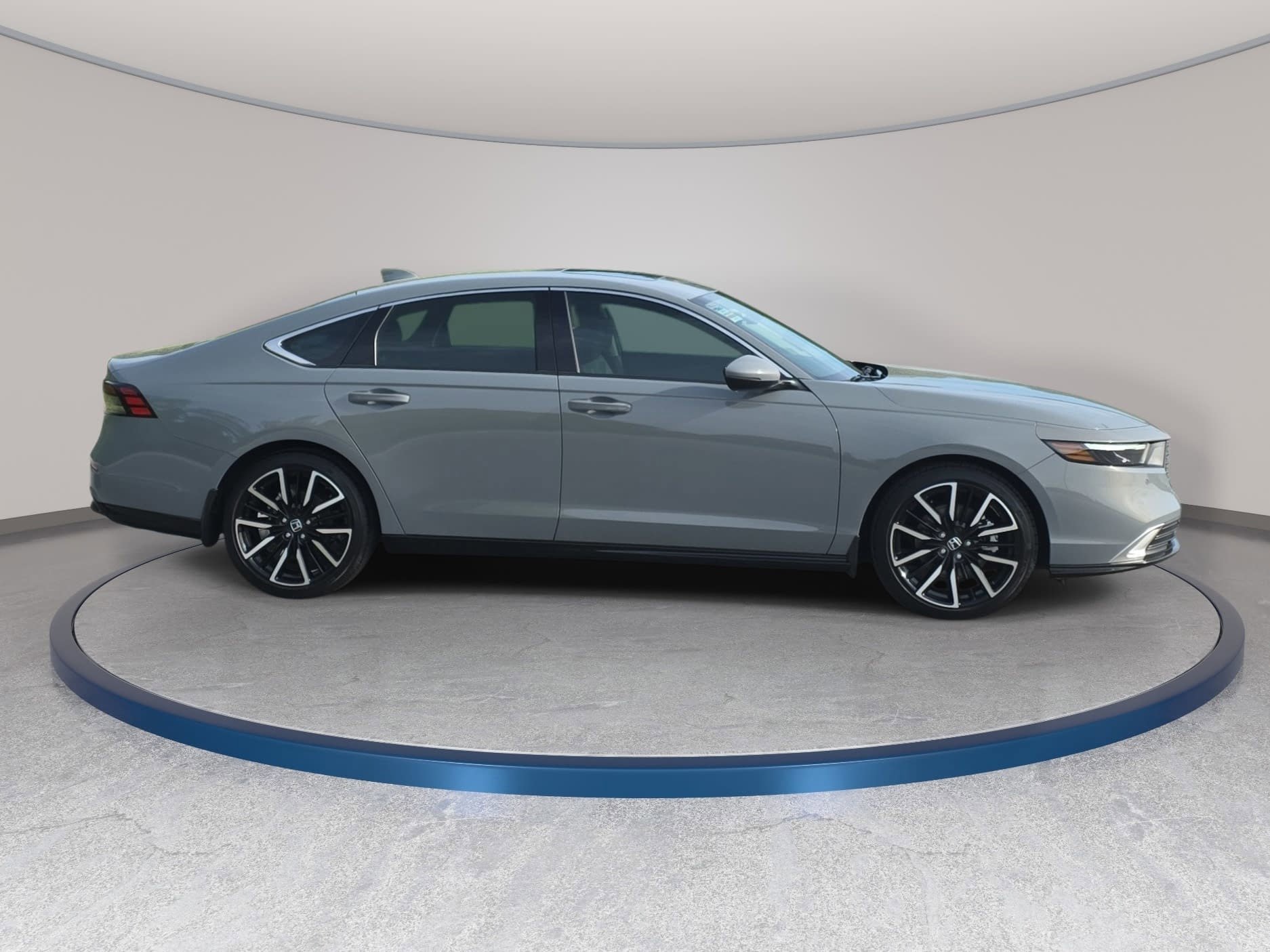 Used 2024 Honda Accord Touring image 4