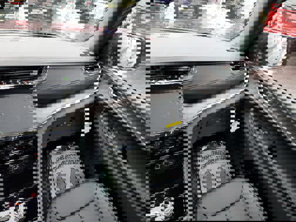 New 2025 Jeep Grand Cherokee Limited image 16