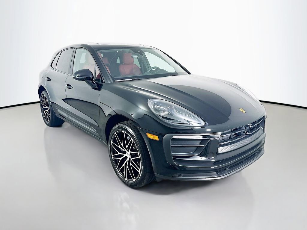 Certified 2026 Porsche Macan image 7
