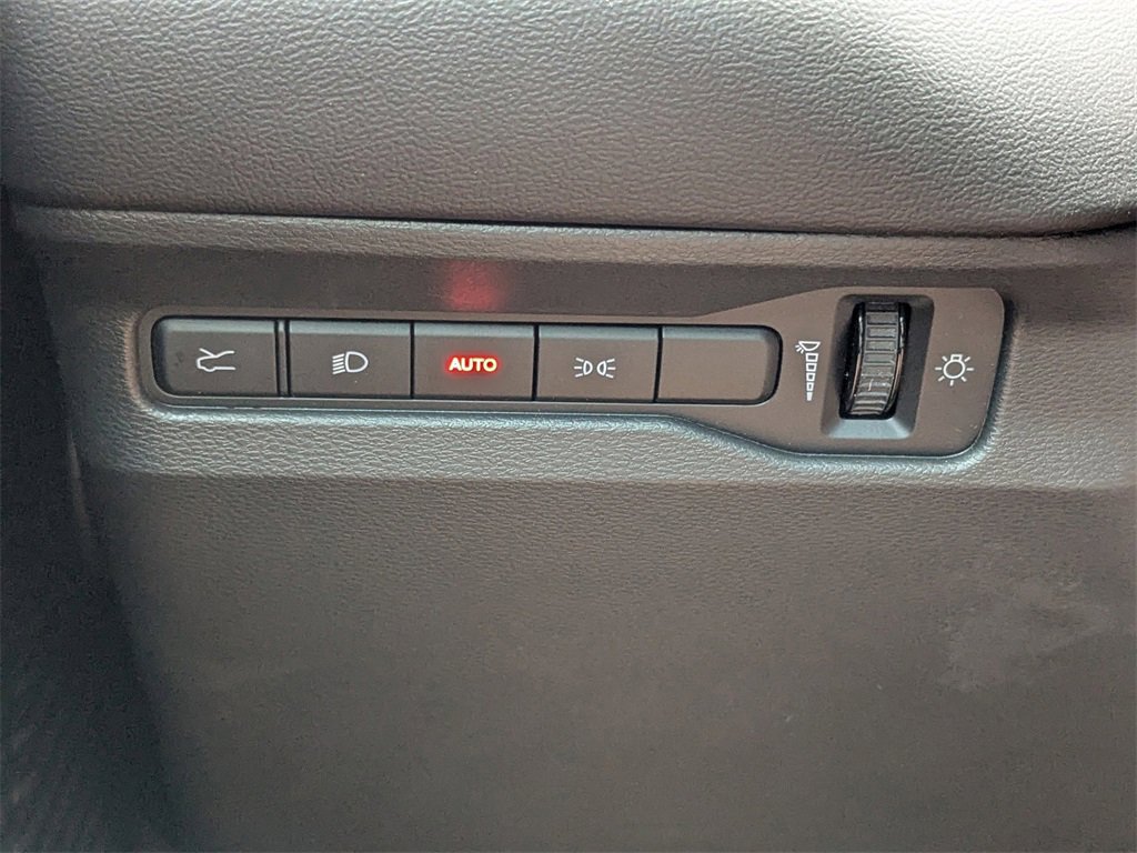 Used 2024 Dodge Charger R/T w/ Plus Group image 29