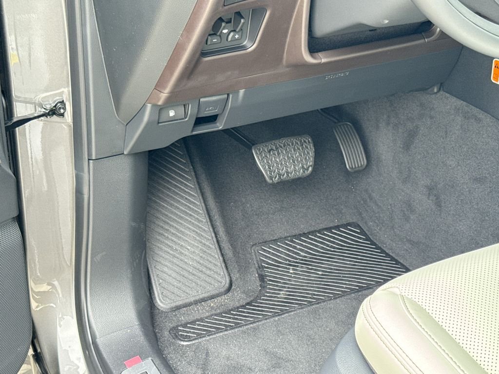 New 2026 Lexus LX 700h Luxury AWD/4WD image 17