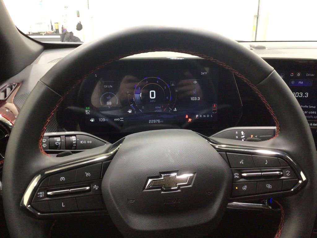 Used 2025 Chevrolet Equinox RS w/ Safety and Technology Package image 12