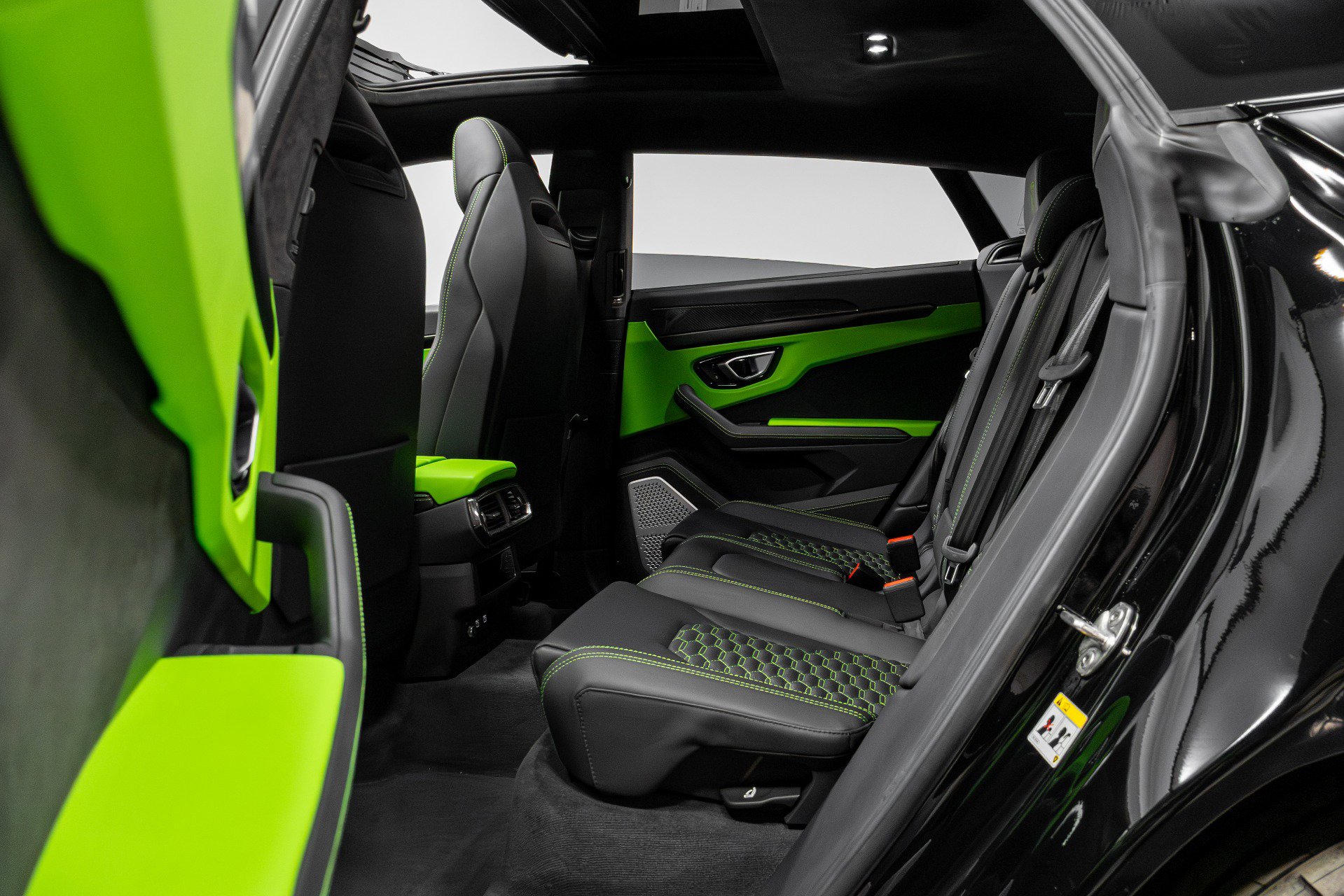 Used 2022 Lamborghini Urus image 39