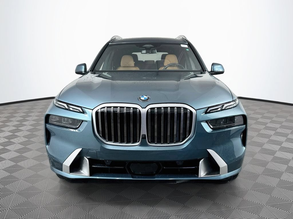Used 2026 BMW X7 xDrive40i AWD/4WD image 3