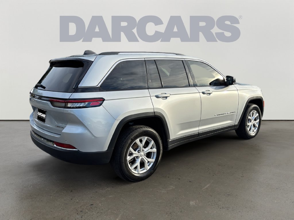 Used 2024 Jeep Grand Cherokee Limited AWD/4WD image 7