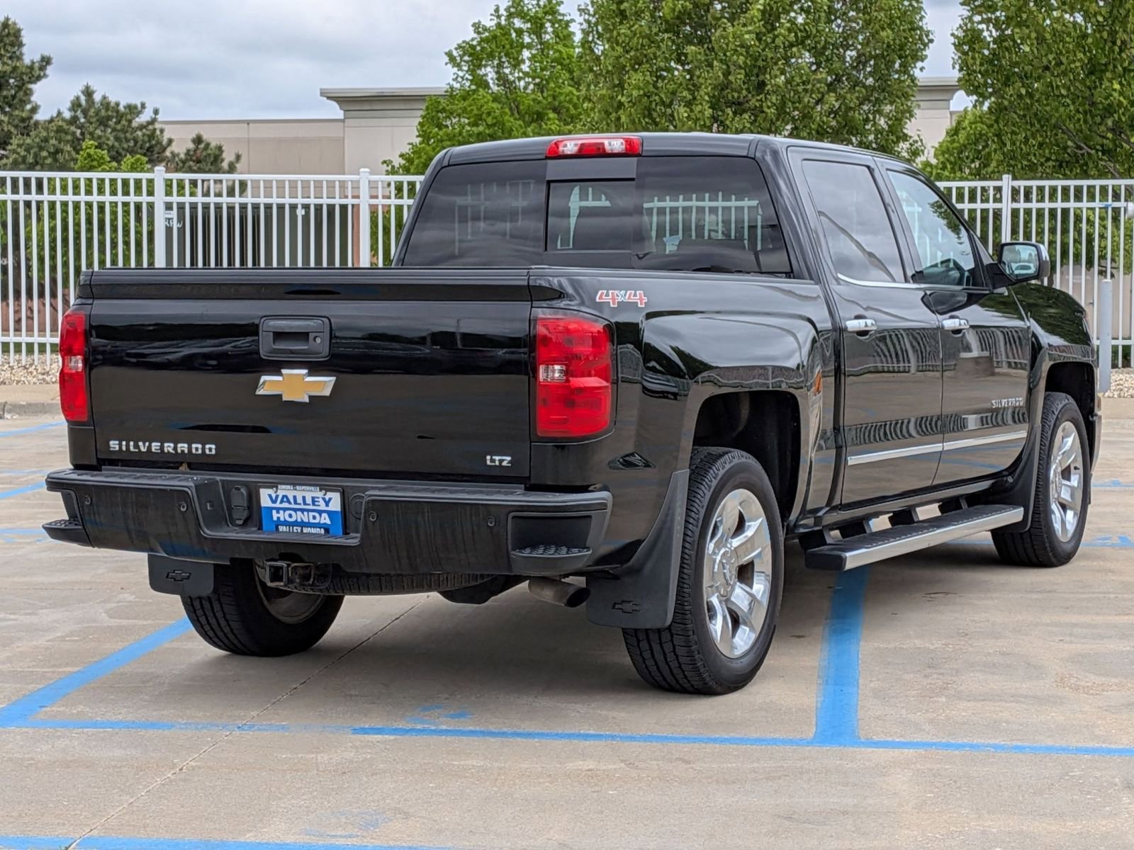 Used 2015 Chevrolet Silverado 1500 LTZ w/ Custom Sport Edition AWD/4WD image 6