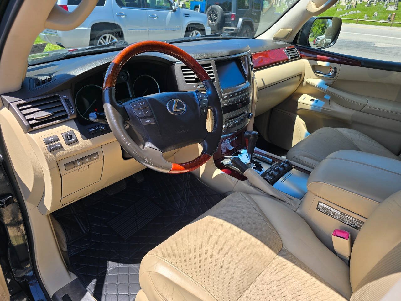 Used 2011 Lexus LX 570 4WD image 10