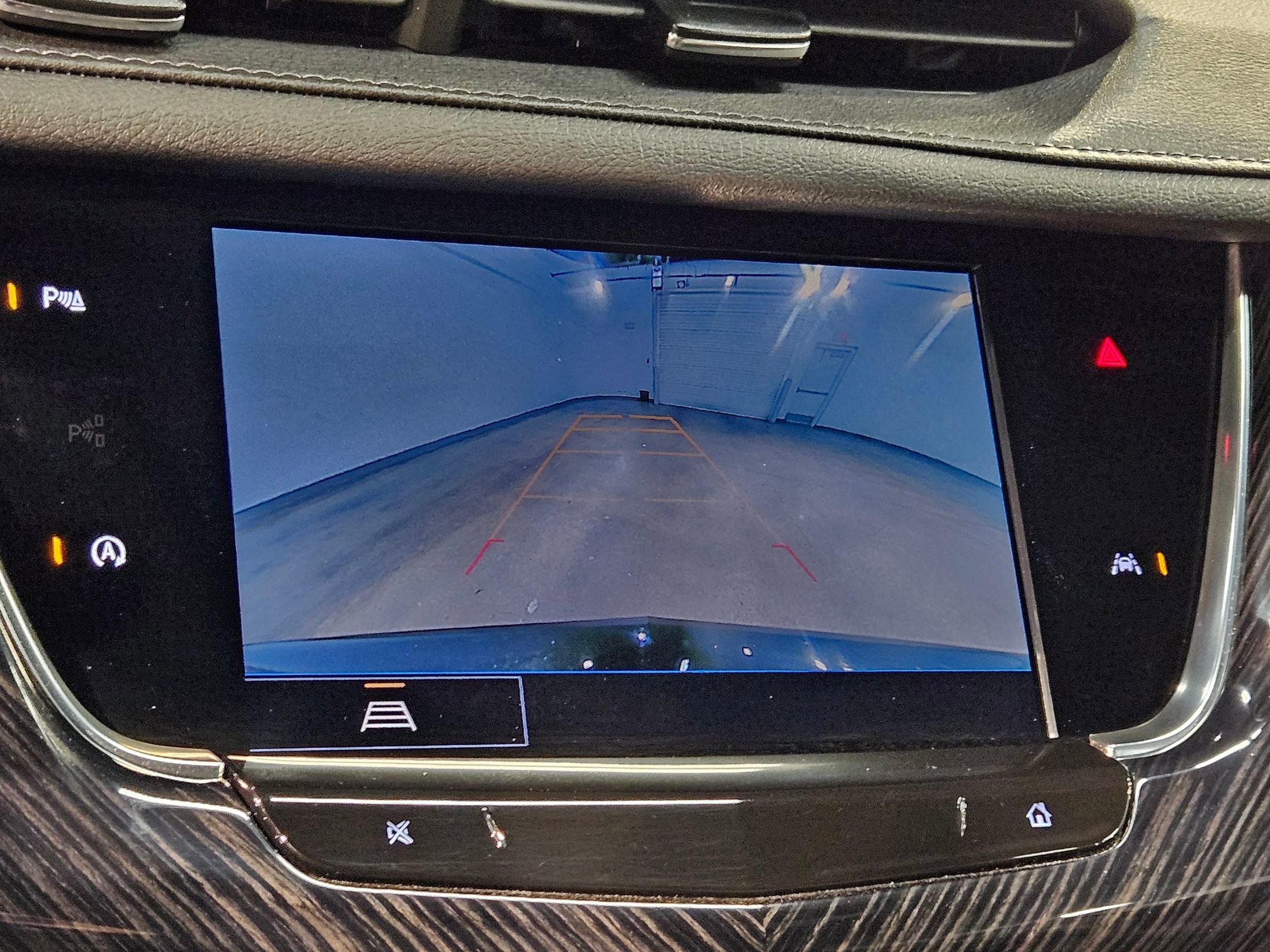 Used 2025 Cadillac XT6 Premium Luxury image 32