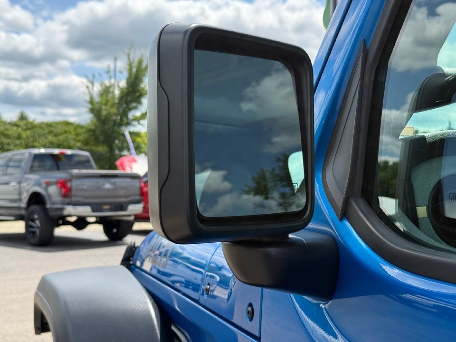 Used 2024 Jeep Wrangler Unlimited Sport AWD/4WD image 37