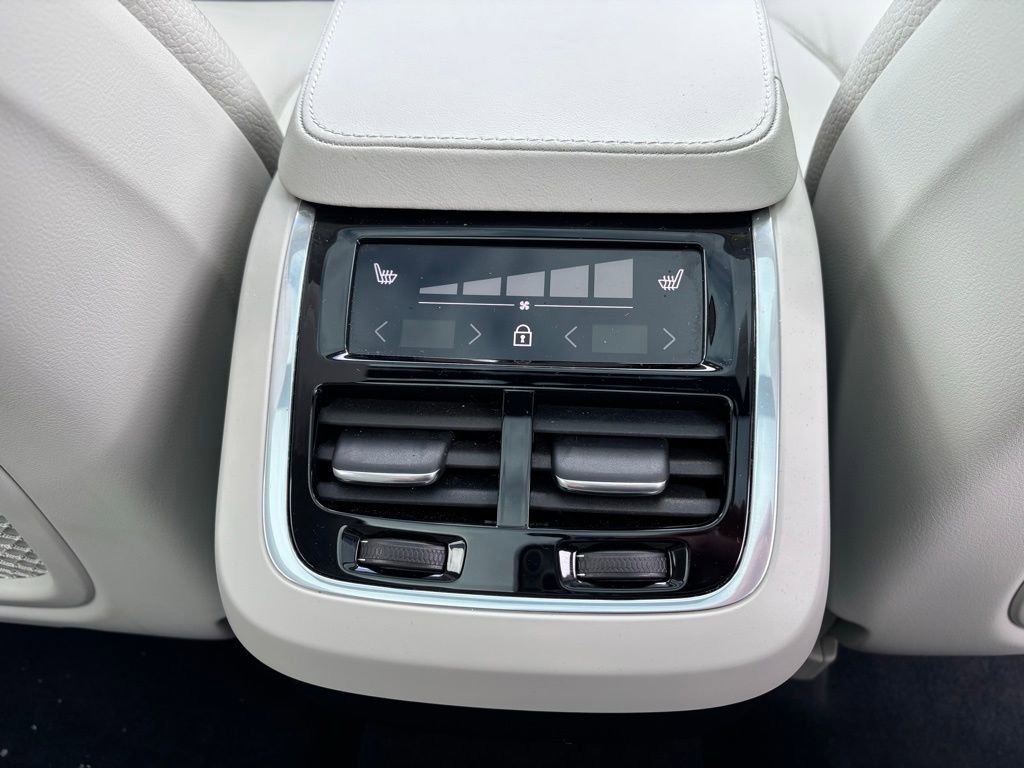 Certified 2024 Volvo XC90 B5 Core w/ Protection Package Premier image 20